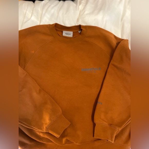 ESSENTIALS x MR PORTER Crewneck Size Medium - Picture 3 of 5